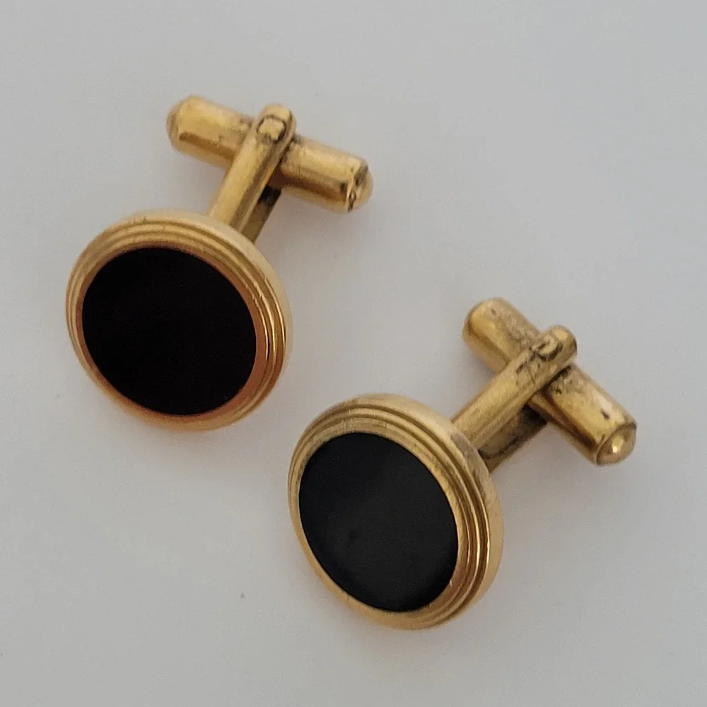 Dunhill vintage round